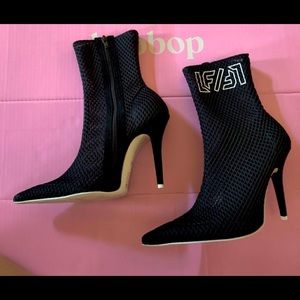 LF / Jeffrey Campbell